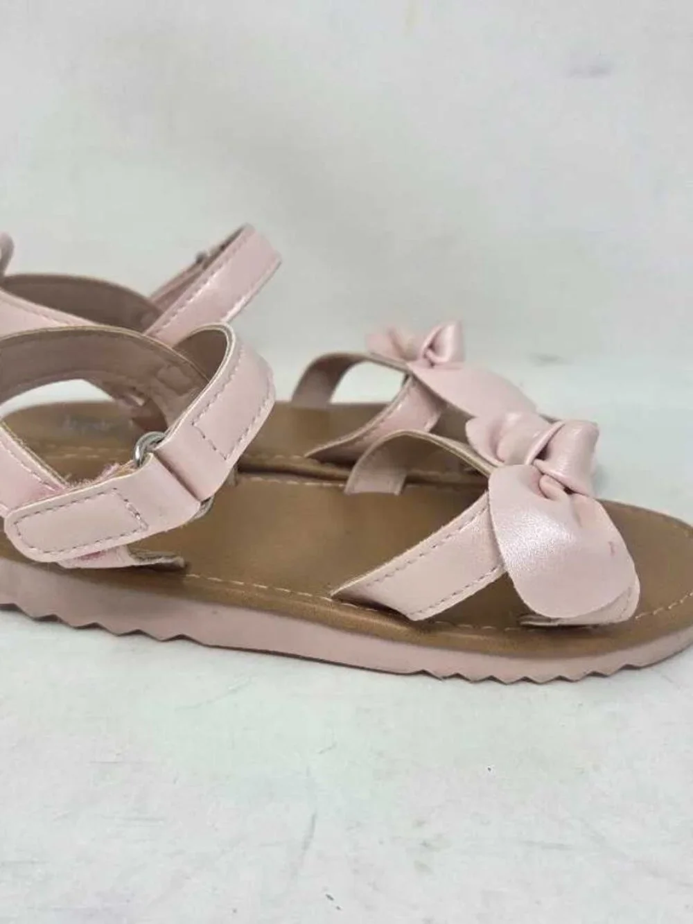 Toddler girl's 10 Nicole Miller pink strappy sandals with bow